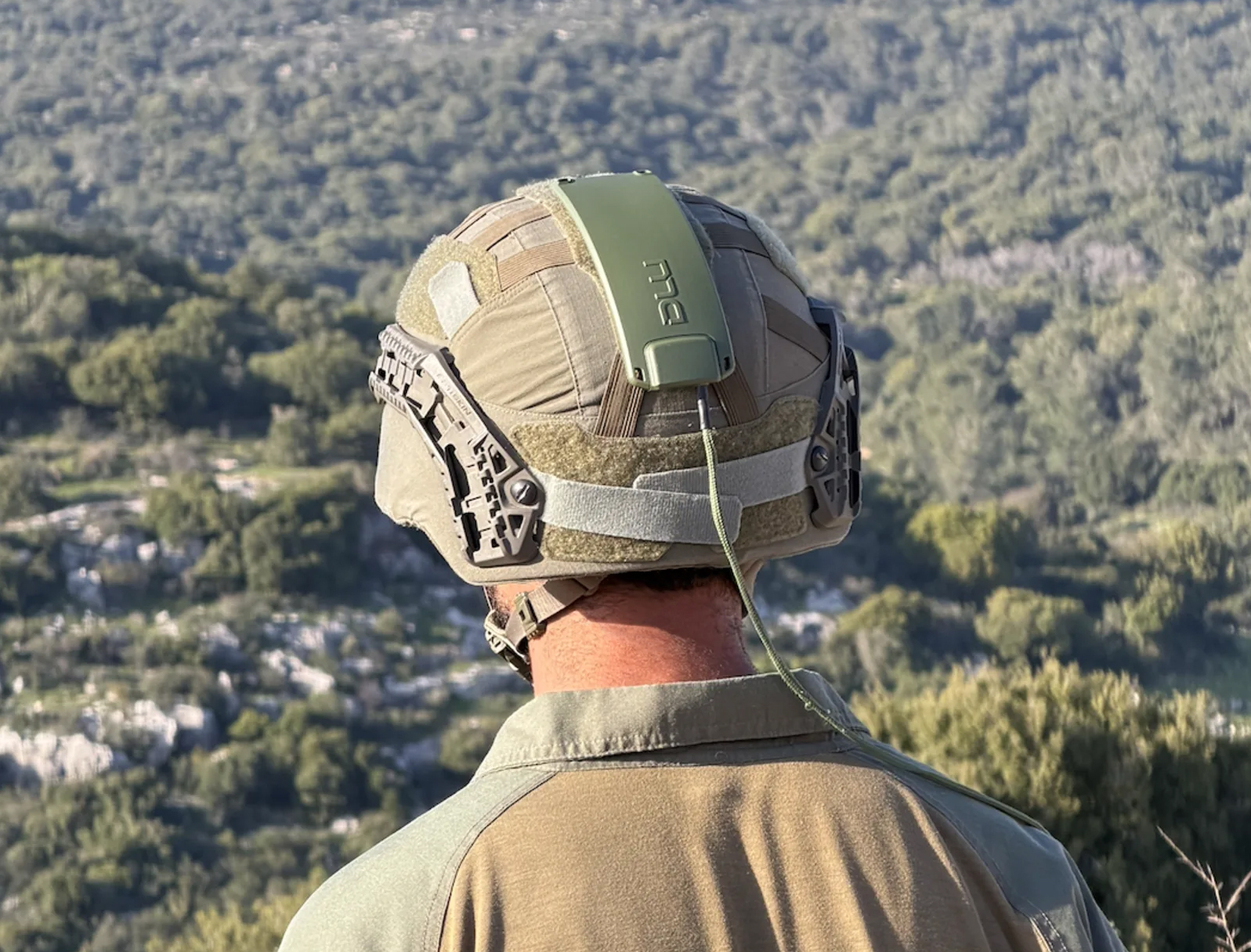 DLU continuously scanning RF spectrum from the helmet
